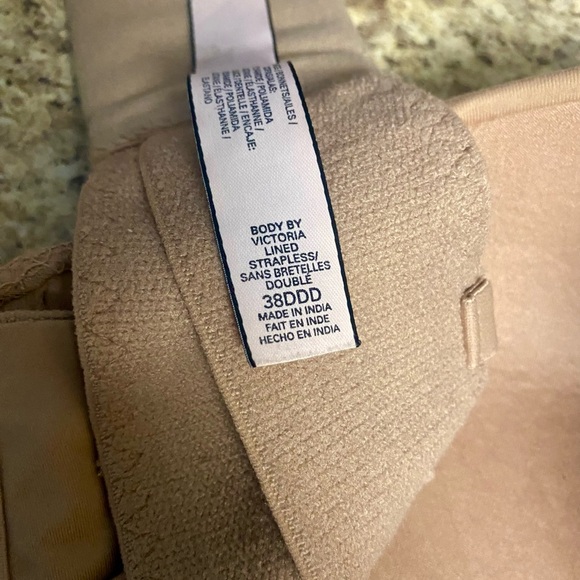 Gently worn Tan Victoria Secret half bra size 38DDD - Picture 3 of 5